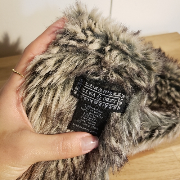 Nasty Gal Faux Fur Scarf - Picture 2 of 4